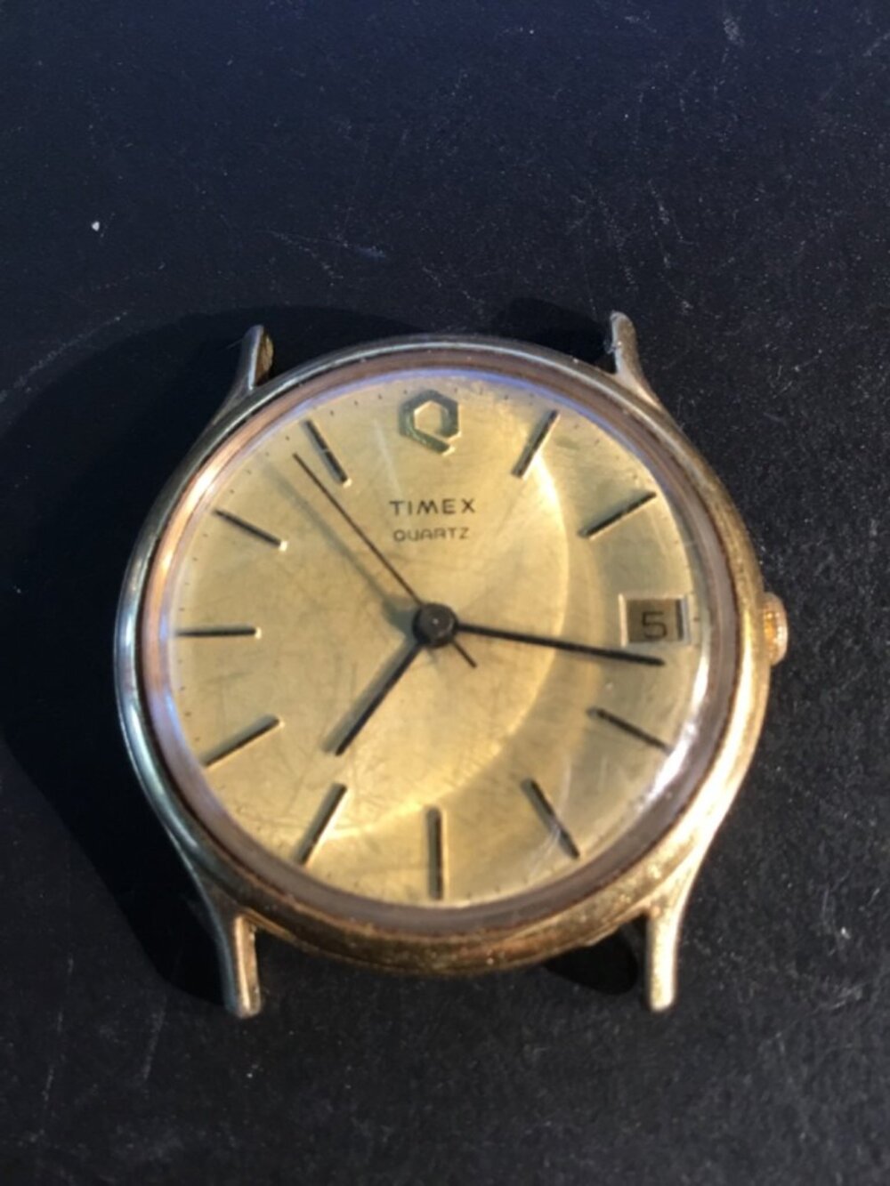 Vintage timex quartz watch== non working==parts or repair==